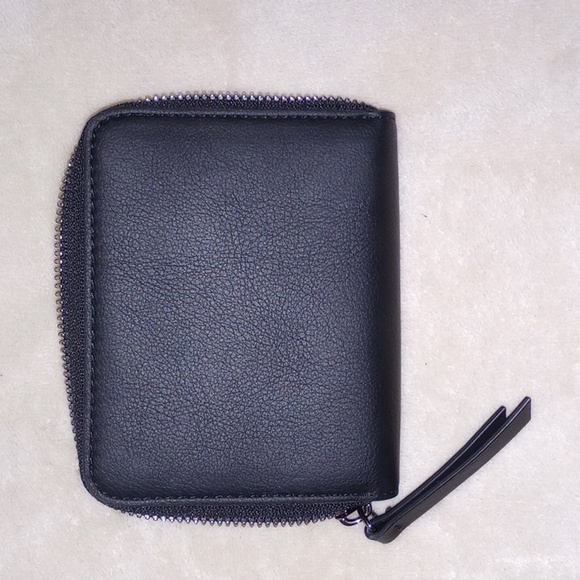 Simply Vera Vera Wang Black Wallet - Picture 3 of 4